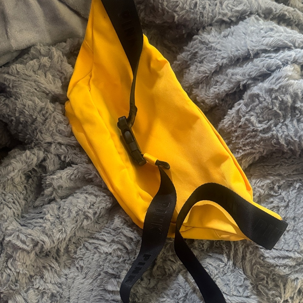 PINK Victoria's Secret Yellow Logo Crossbody Fanny Pack - Picture 6 of 6